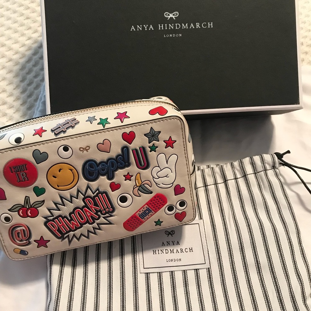 NIB 🌟ANYA HINDMARCH MAKEUP POUCH - Picture 1 of 8